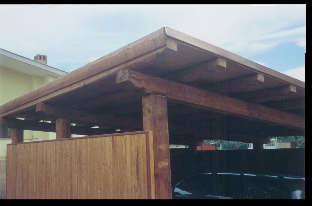 tettoia in legno di castagno